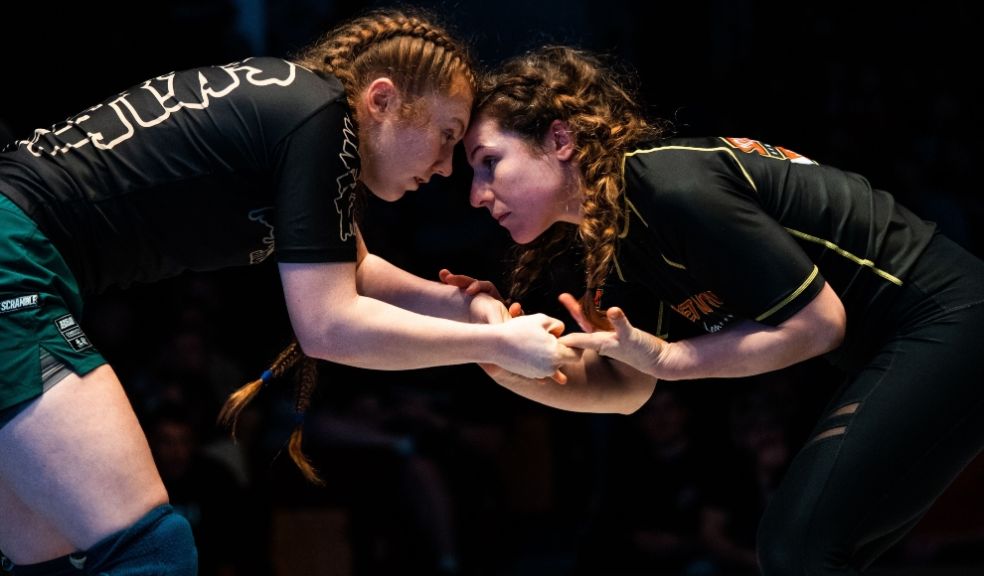 Martina Zola wins debut bout Martina Zola wins debut bout