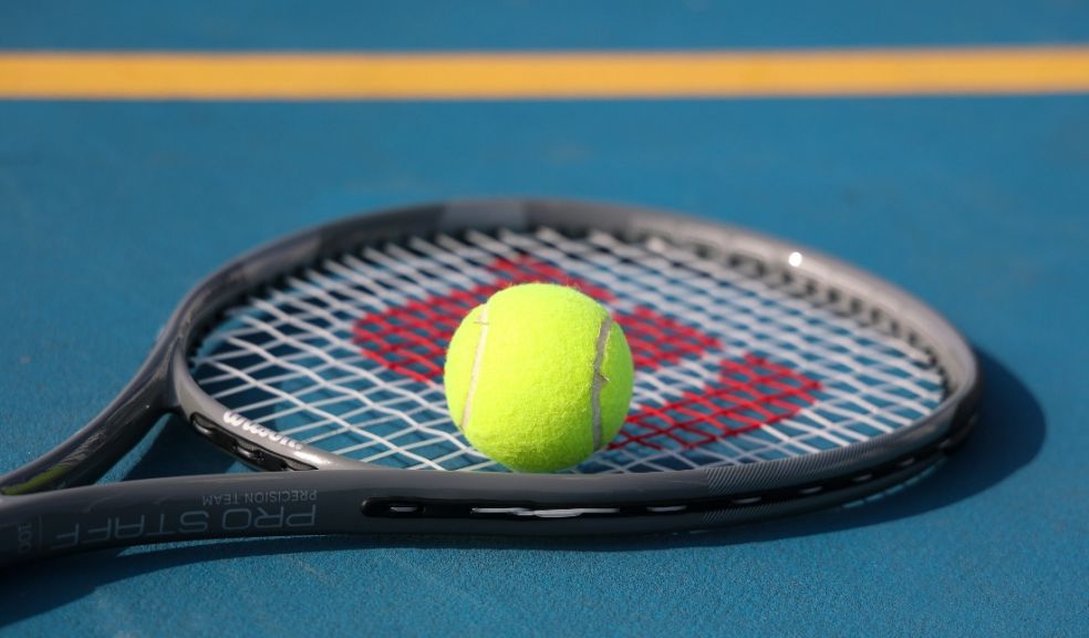 Image: Lan Gao/Unsplash Tennis racket